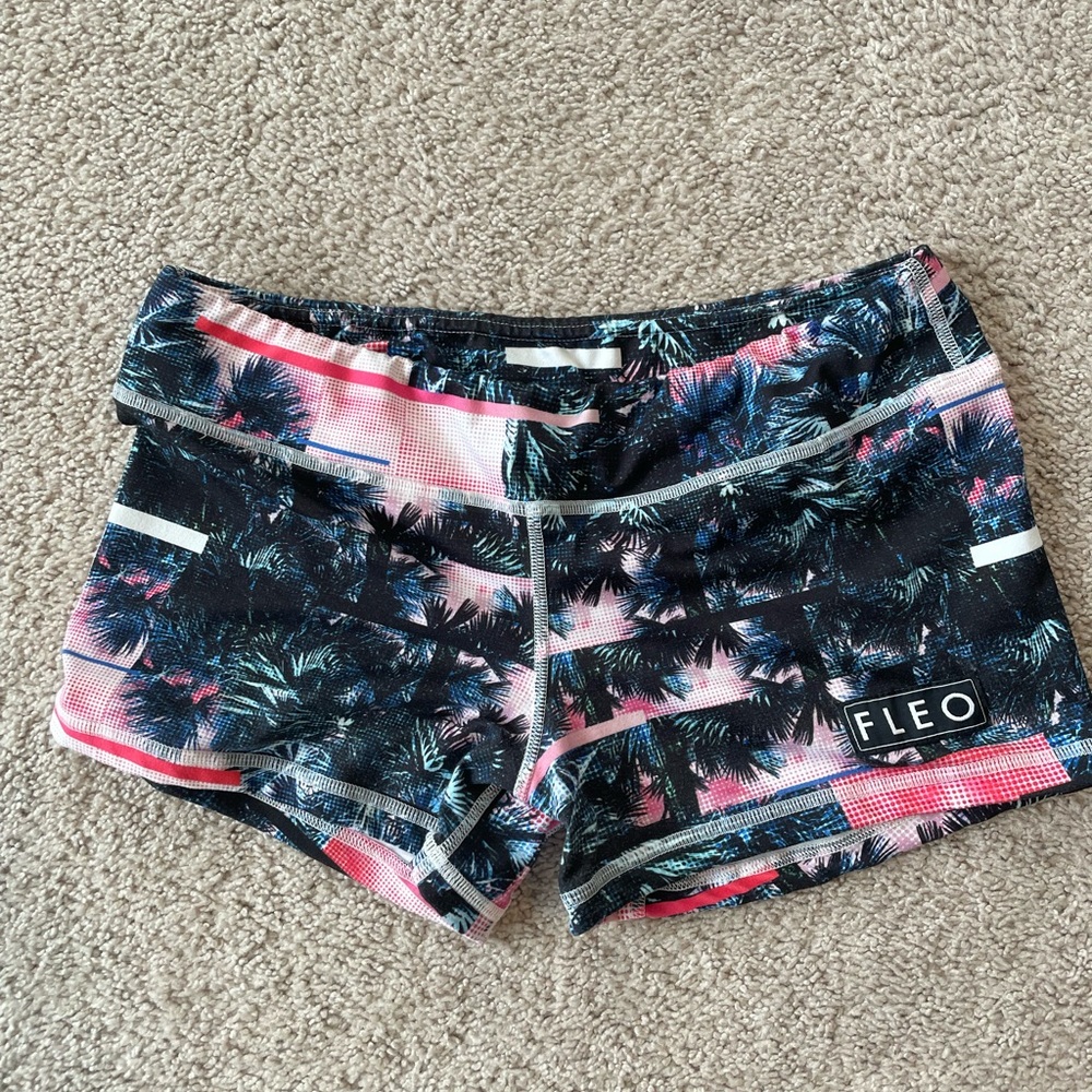 Fleo Large Shorts